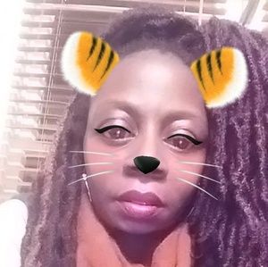 Meet your Posher, Aisha